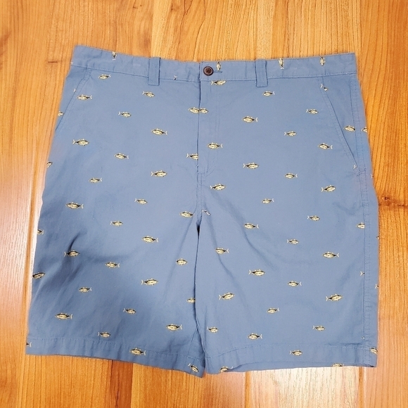 MAGELLAN OUTDOORS SET OF 2 FISHING MOTIF SHORTS - Picture 8 of 15